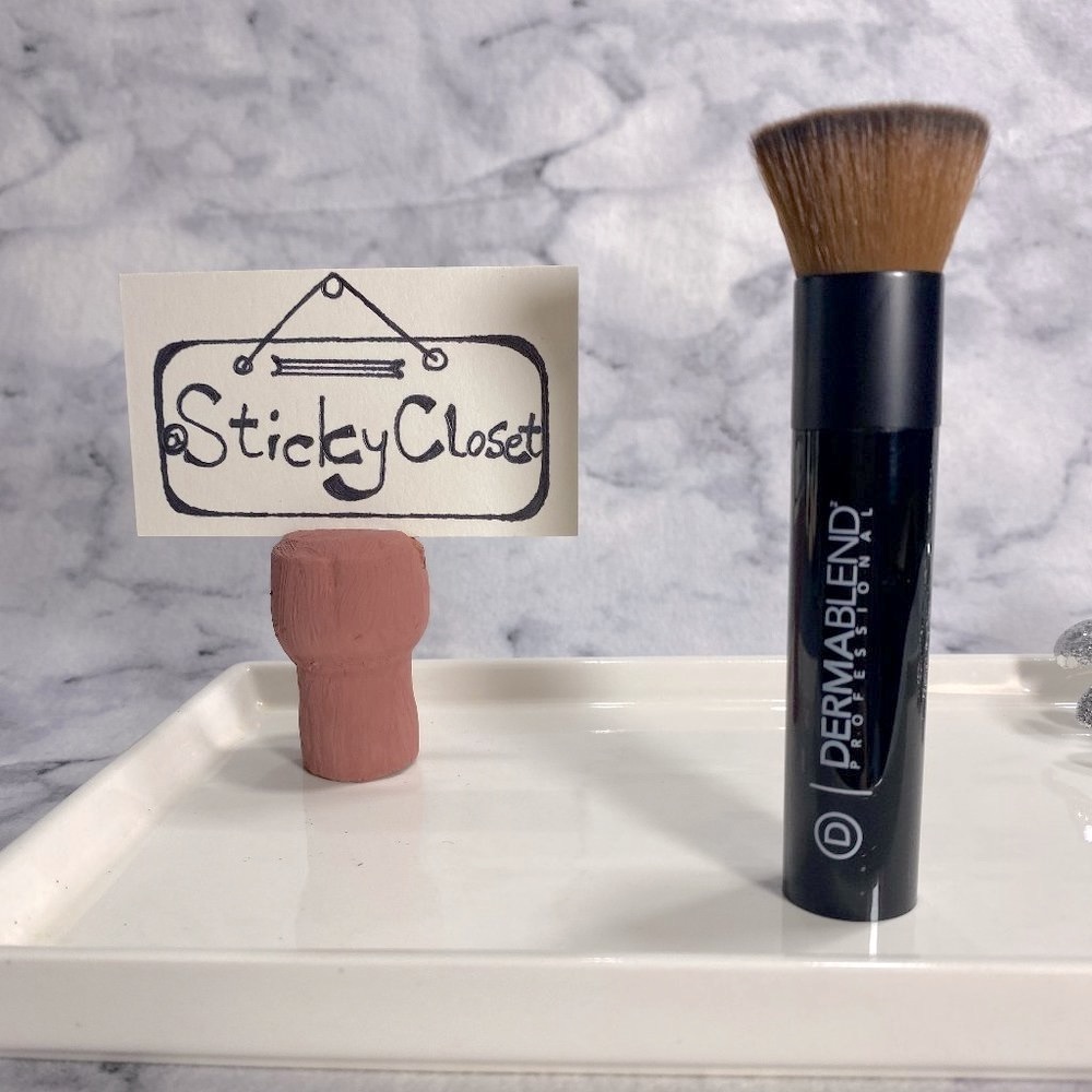 Dermablend Foundation Buffing Brush, Black Flat Full Size, Pro Makeup Tool-NEW - Picture 2 of 6